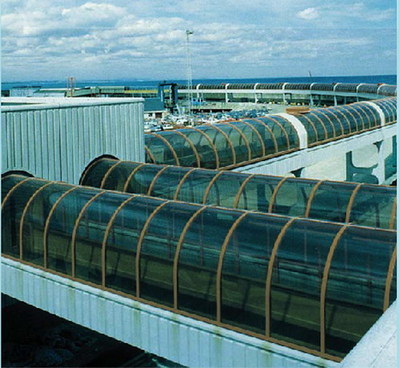 新型建材新选择 北京阳光板雨棚的制造、应用与市场解析